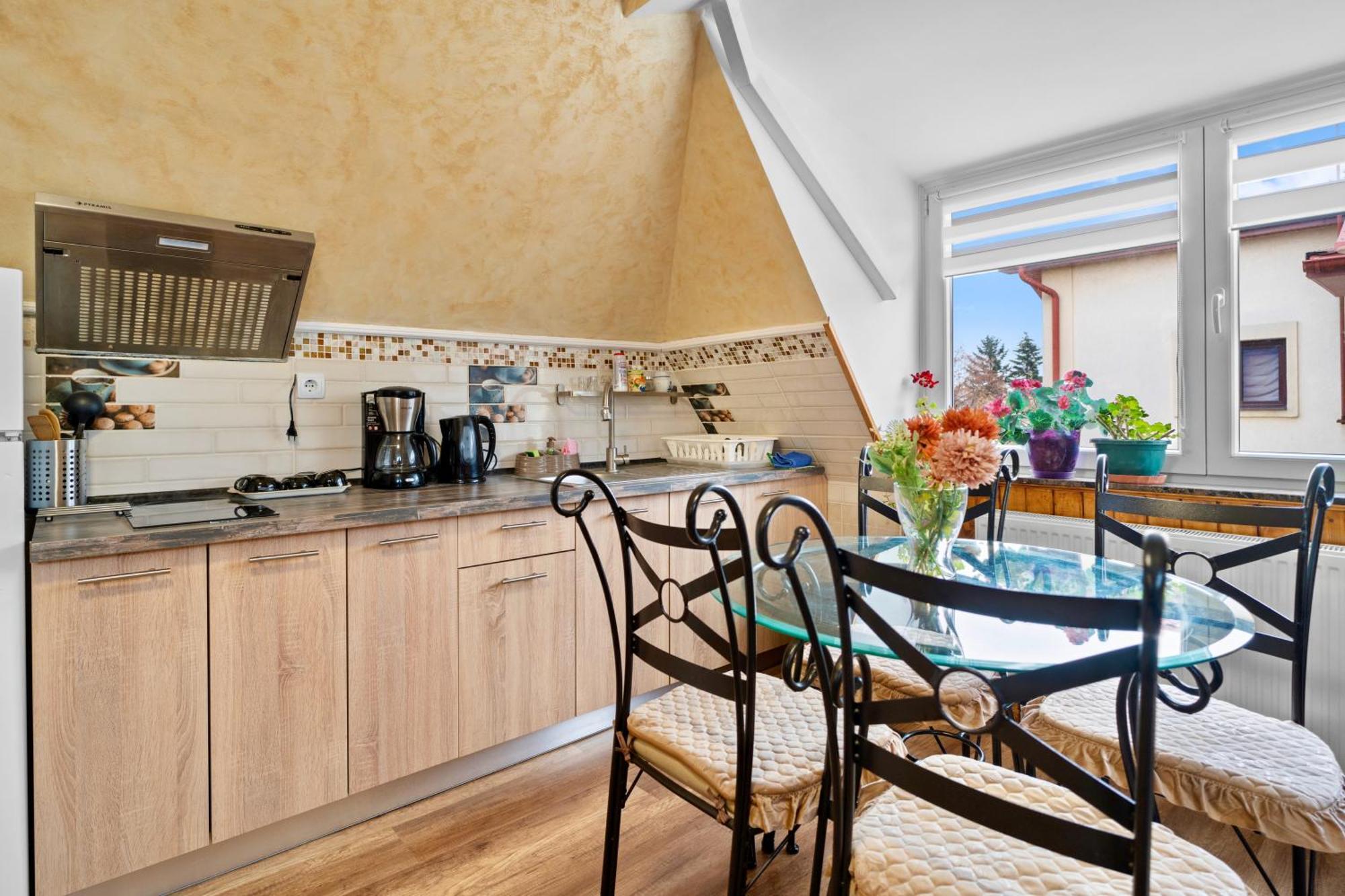 Luxurious Villa With Lush Garden And Huge Terrace Near Herastrau Park Bukarest Eksteriør billede