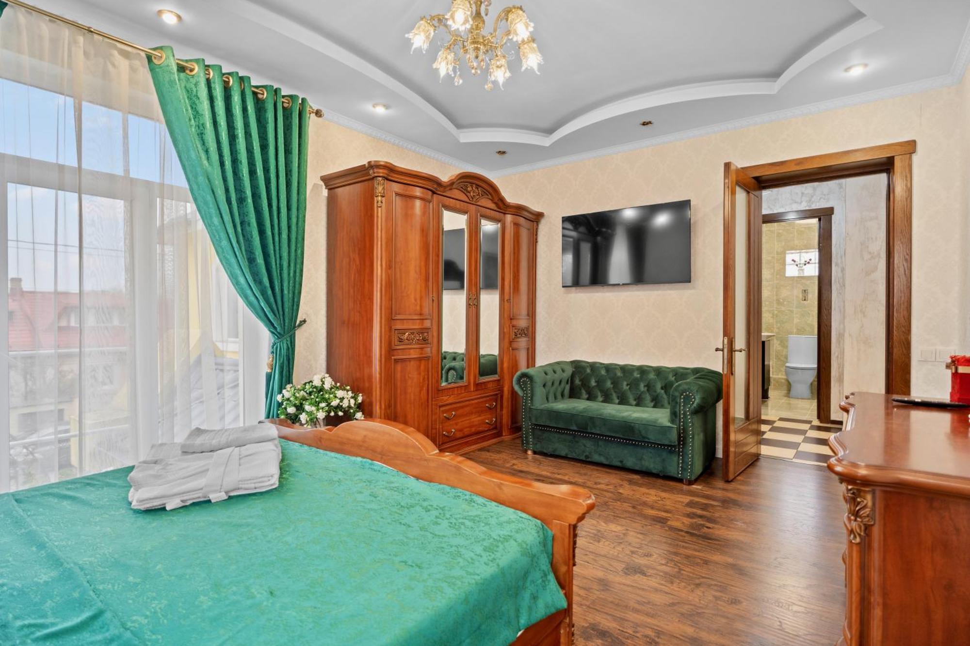 Luxurious Villa With Lush Garden And Huge Terrace Near Herastrau Park Bukarest Eksteriør billede