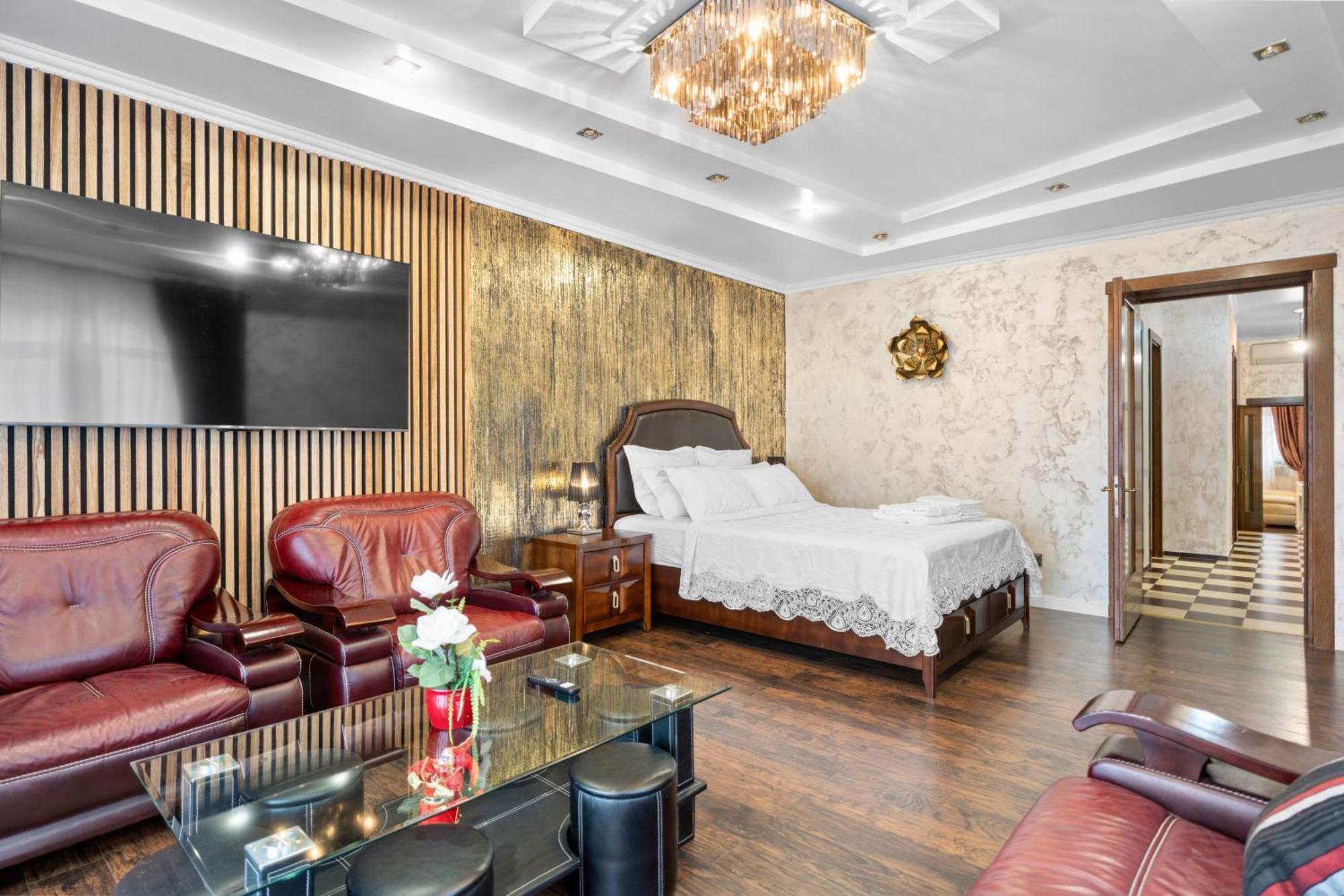 Luxurious Villa With Lush Garden And Huge Terrace Near Herastrau Park Bukarest Eksteriør billede